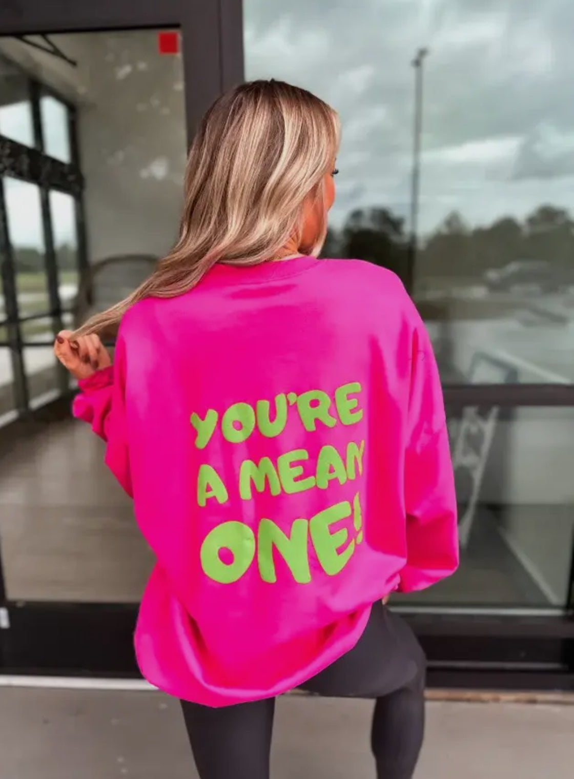 Grinch Sweatshirt (hot pink)