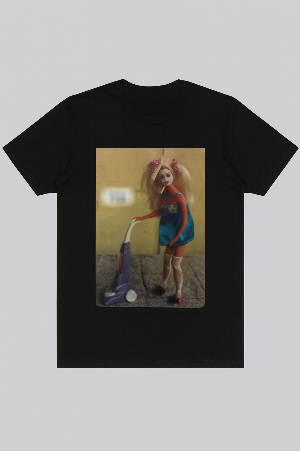 HOT MESS GIRL Vacuuming